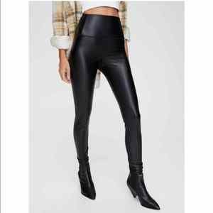 Aritzia Wilfred Free Black Faux Leather Daria Leggings Women's Size Small